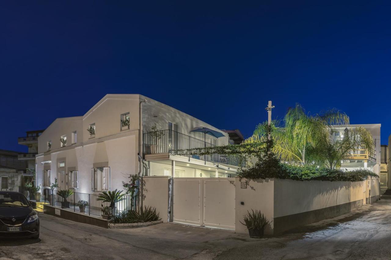 Casa Vacanze "Oceano mare" Pozzallo Exterior foto